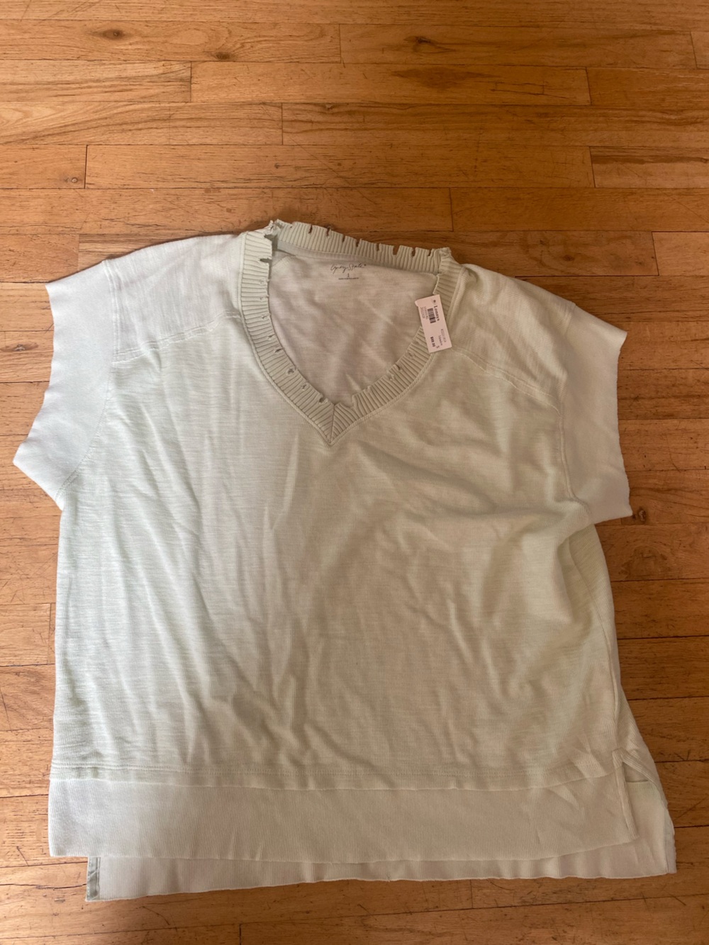 Grey state pretty green top. Short sleeves. Great detail. Size small. NWT